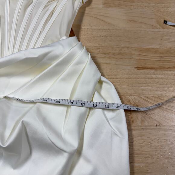 House of CB White Off-Shoulder Midi Dress - Picture 8 of 13